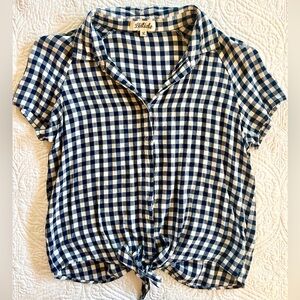 Listicle navy 💙 gingham short sleeve tie blouse button down
